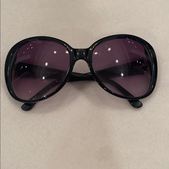 Michael Kors Edie Oversized Sunglasses - Picture 4 of 9
